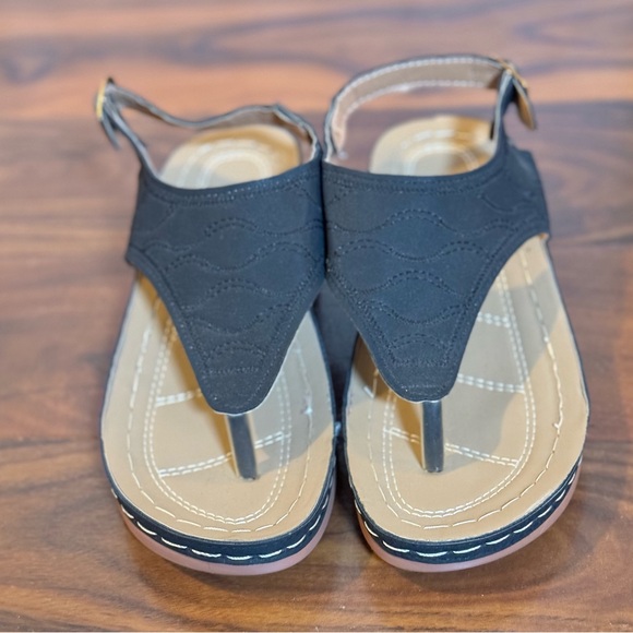 Shoes - Women’s black size 8 thong flip flops , sandles